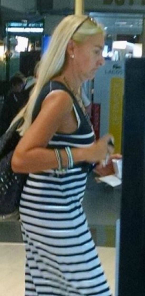 Escracharon a la ex de Jorge Rial en el aeropuerto de Ezeiza