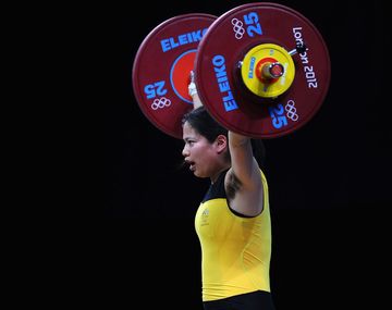 Una pesista a la que no le importa mucho su estética