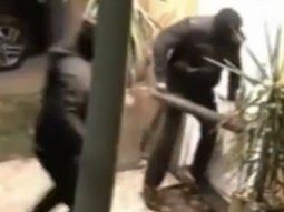 Delincuentes roban simulando ser policías en Ituzaingó. Delincuentes roban simulando ser policías en Ituzaingó.