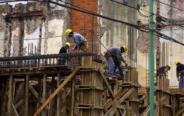 ¿Cuánto cuesta comprar un m2 en pesos y al costo en los barrios porteños?