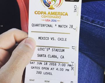 Este hincha mexicano fue motivo de burla por su mala suerte