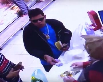 Tardaron en atenderlo, se fue a los tiros y mató a un cliente