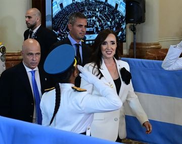 El particular accesorio que luce Victoria Villarruel para recibir a Javier Milei