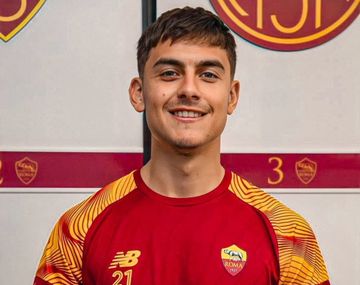 Dybala donó su medalla de campeón del mundo a la Roma