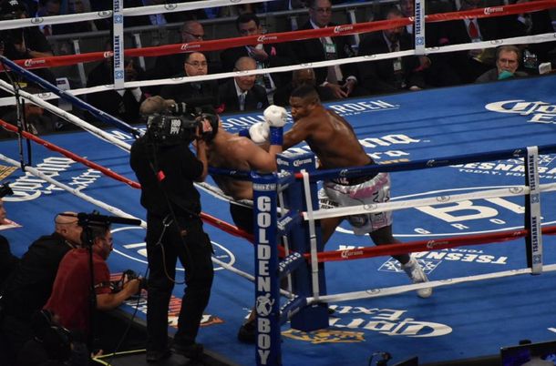 VIDEO: El terrible nocaut con el que el argentino Vidondo perdió el título
