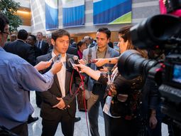 bonar 24: el gobierno logro 1.415 millones, casi el triple de los dolares esperados bonar 24: el gobierno logro 1.415 millones, casi el triple de los dolares esperados