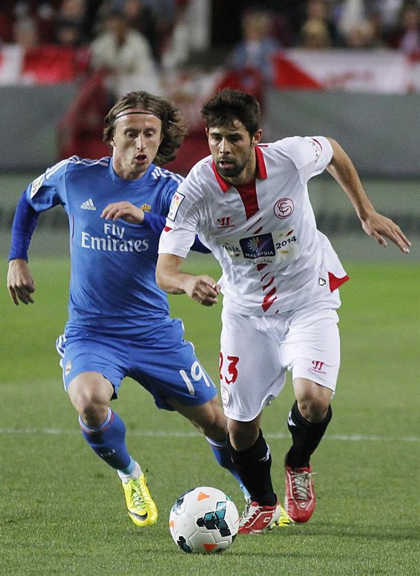 El Real Madrid cayó ante el Sevilla y no pudo recuperar el liderazgo de la Liga