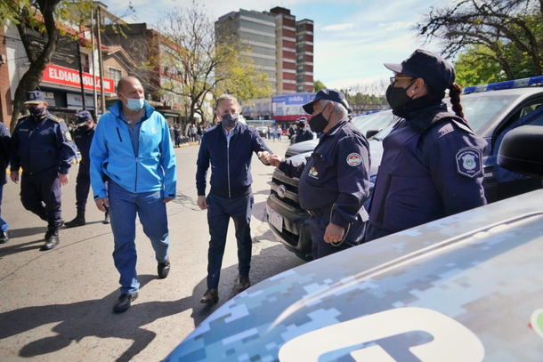 Esteban Echeverría Intendente Gray Presentó Nuevos Patrulleros Junto A Berni 8832