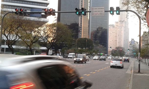 Habilitaron un contracarril antipiquete en el Bajo porteño