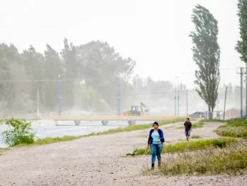 Alertas amarillas por vientos, tormentas y lluvias en diez provincias: qué recomiendan