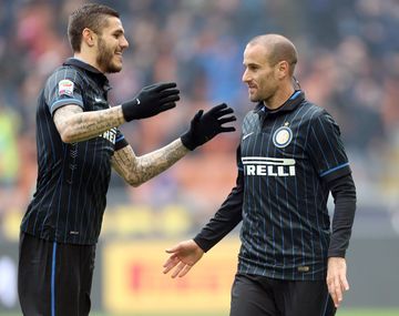 El Inter derrotó como local al Genoa en un triunfo con aroma argentino