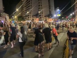 cacerolazo en distintos puntos de la ciudad en repudio a la reforma laboral cacerolazo en distintos puntos de la ciudad en repudio a la reforma laboral