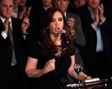 Cristina Fernández desafió a quienes critican la AUH