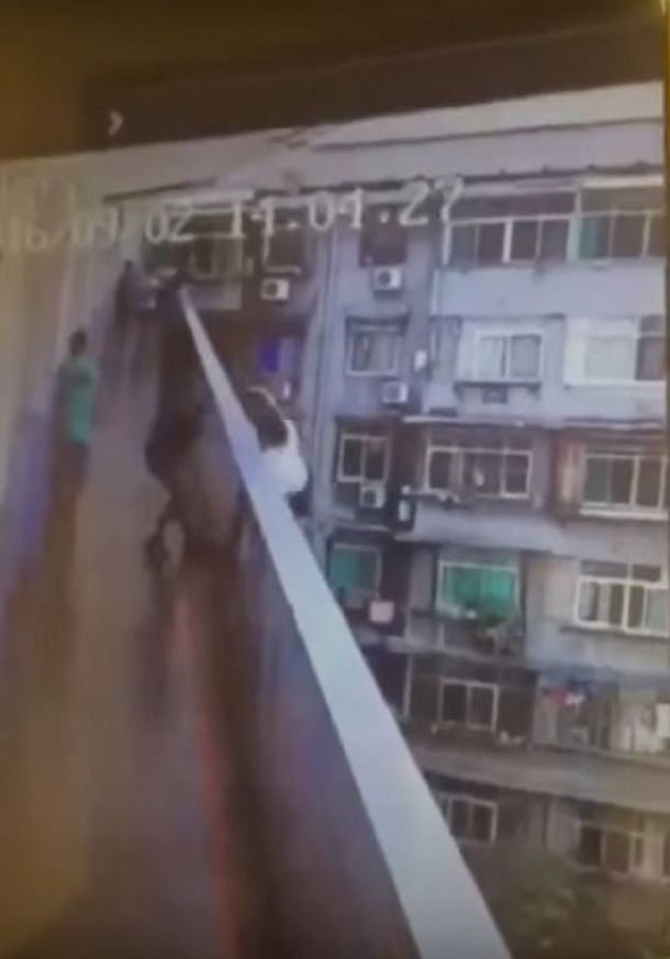 VIDEO: La pelea de dos nenas por un chico que terminó en tragedia 