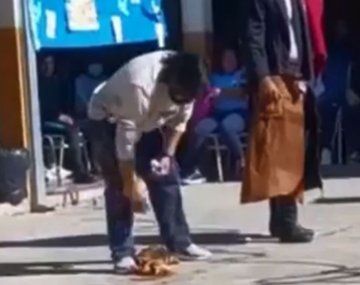 Alumnos descuartizaron una gallina en un juego