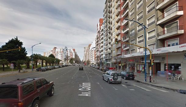 Un perro cayó de un piso 23 sobre una turista y ambos sobrevivieron