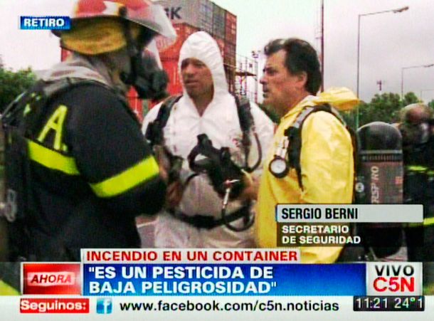 Berni aseguró que el incendio en el Puerto fue controlado