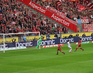 La estirada del arquero del Bayern Munich