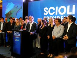 daniel scioli felicito a mauricio macri por su triunfo: es el nuevo presidente daniel scioli felicito a mauricio macri por su triunfo: es el nuevo presidente
