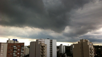 rige un alerta por posible caida de granizo y tormentas en la ciudad y alrededores rige un alerta por posible caida de granizo y tormentas en la ciudad y alrededores