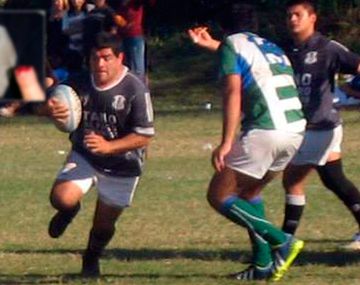 Un rugbier le arrancó un dedo a otro de un mordisco