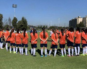 Entrenadores de Argentinos de Quilmes acosaban a jugadoras. Foto: @laurabernalb_
