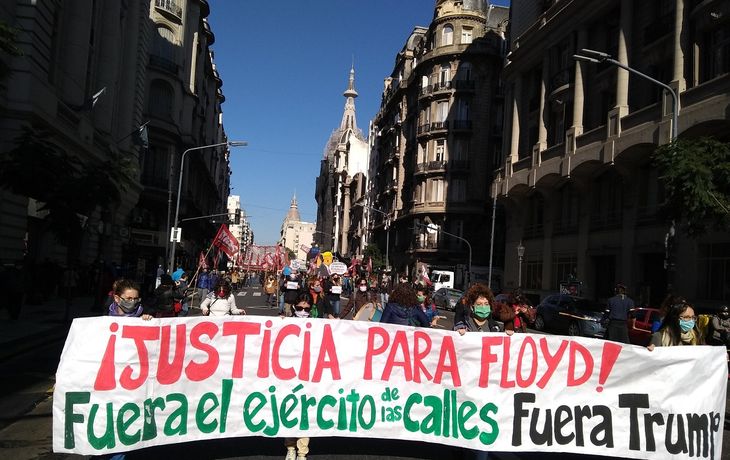 El Nuevo m&aacute;s se moviliz&oacute; al Obelisco para pedir justicia por el asesinato de George Floyd