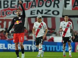 river pierde 1-0 ante bragantino en el monumental river pierde 1-0 ante bragantino en el monumental