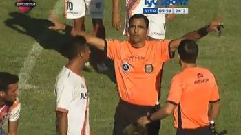 en europa no se consigue: un arbitro termino el primer tiempo diez minutos antes en europa no se consigue: un arbitro termino el primer tiempo diez minutos antes