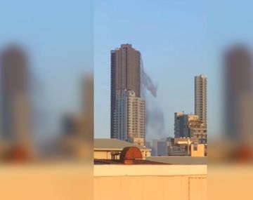 Impresionante: la pileta de una torre colapsó durante un terremoto en Filipinas