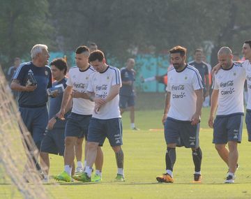 Con Mercado y Agüero de titulares