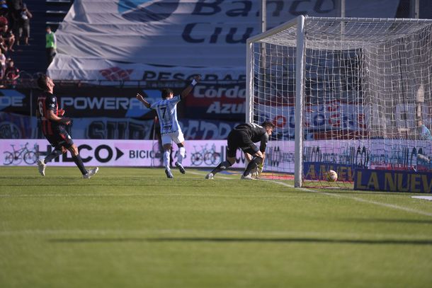 San Lorenzo no levanta cabeza: perdió contra Atlético Tucumán y quedó lejos de la punta