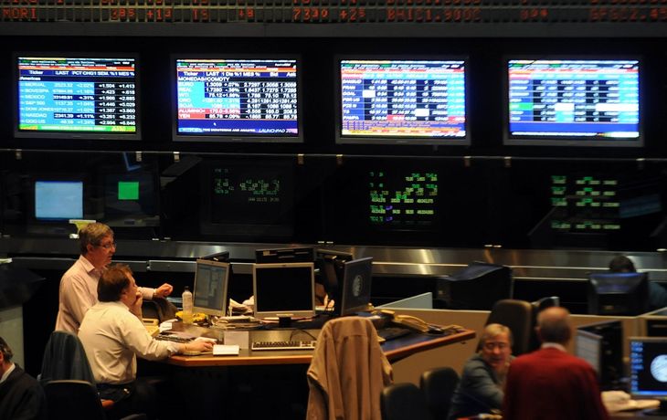 Economistas prevén volatilidad en el mercado por la llegada de Lacunza