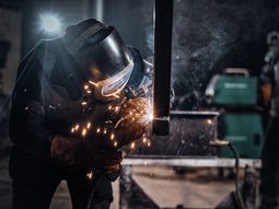 El empleo volvió a crecer en diciembre y llegó al 58,9%, según el INE. El empleo volvió a crecer en diciembre y llegó al 58,9%, según el INE.