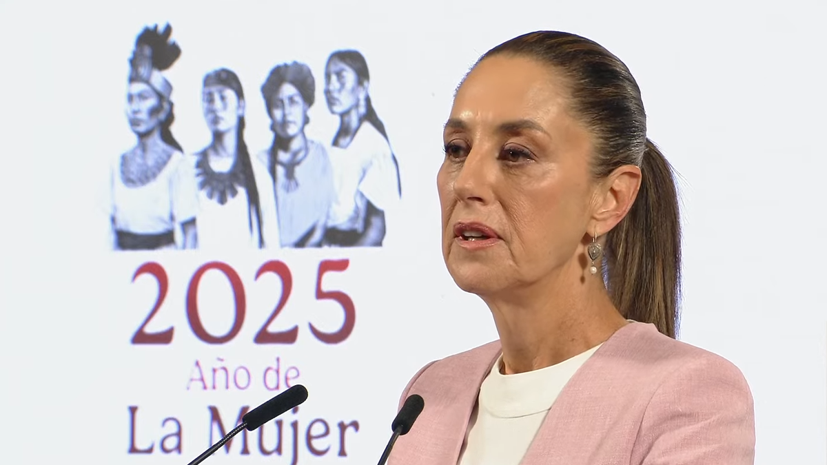 Claudia Sheinbaum brinda una nueva Mañanera del Pueblo.