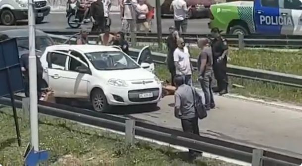 Dos ladrones murieron baleados por la policía cuando intentaban huir tras robar un local