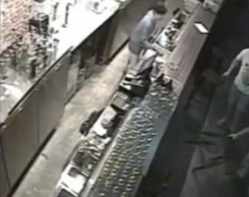 ¿Grabaron a un bebé fantasma en un bar?