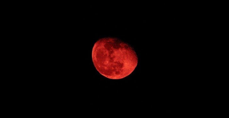 Luna de sangre: a qué hora es el eclipse lunar