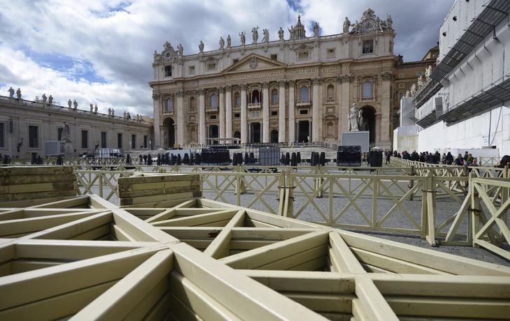 Amplían a 12 los integrantes de la comitiva que viajará a Roma