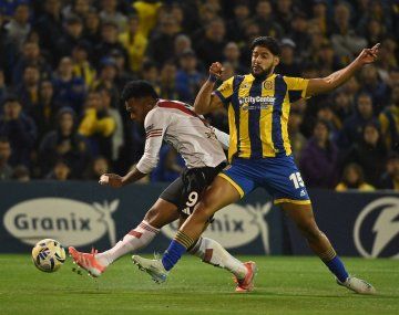 Rosario Central se lo dio vuelta a River y le ganó 2-1 en un partido caliente