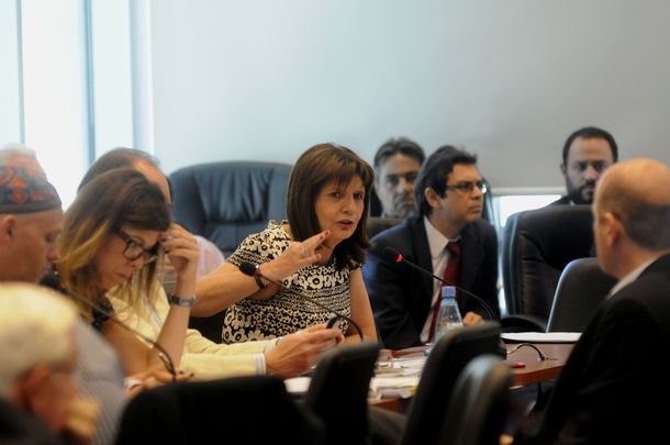 La oposición pide que Nisman vaya al Congreso por la imputación a Cristina