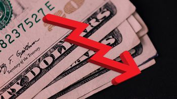 El dólar retrocedió y volvió a la franja de los 37 pesos. El dólar retrocedió y volvió a la franja de los 37 pesos.