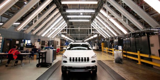 Chrysler dice que solucionó una vulnerabilidad en el software de sus vehículos