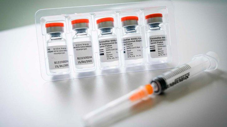 La OMS aprobó el uso de emergencia de la vacuna de Sinovac contra el coronavirus