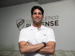 Sebastián Grazzini fue presentado como nuevo entrenador de Platense