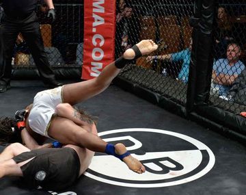 Se autonoqueó en una pelea de MMA - Crédito: Will Paul/CES MMA