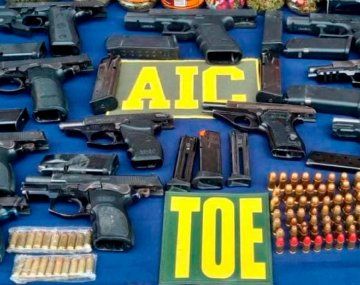 Tres jefes policiales a disponibilidad por robo de armas en Balística