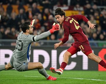 Doblete de Paulo Dybala en el triunfo de la Roma ante Porto