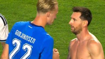 la inesperada charla entre messi y el hijo de un ex companero tras el amistoso con islandia la inesperada charla entre messi y el hijo de un ex companero tras el amistoso con islandia