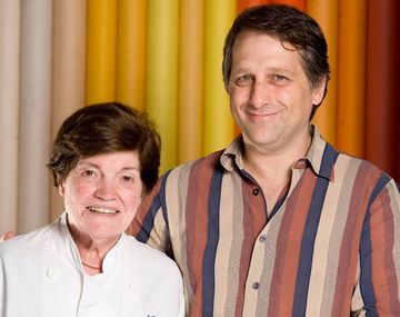 La abuela de Lola Chomnalez apuntó contra la madrina y su pareja